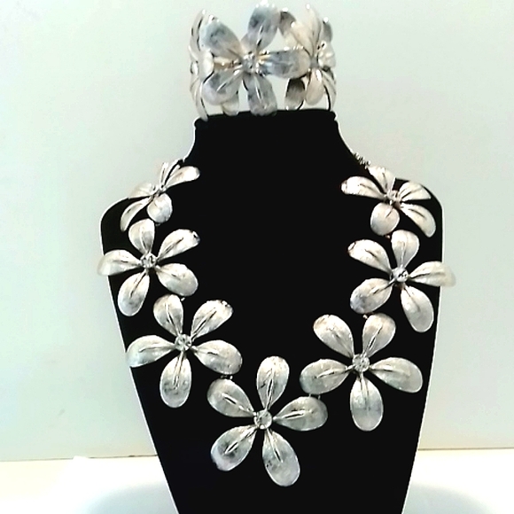 Vintage Jewelry - Vintage Silver Flowers Statement Necklace & Bracelet Set